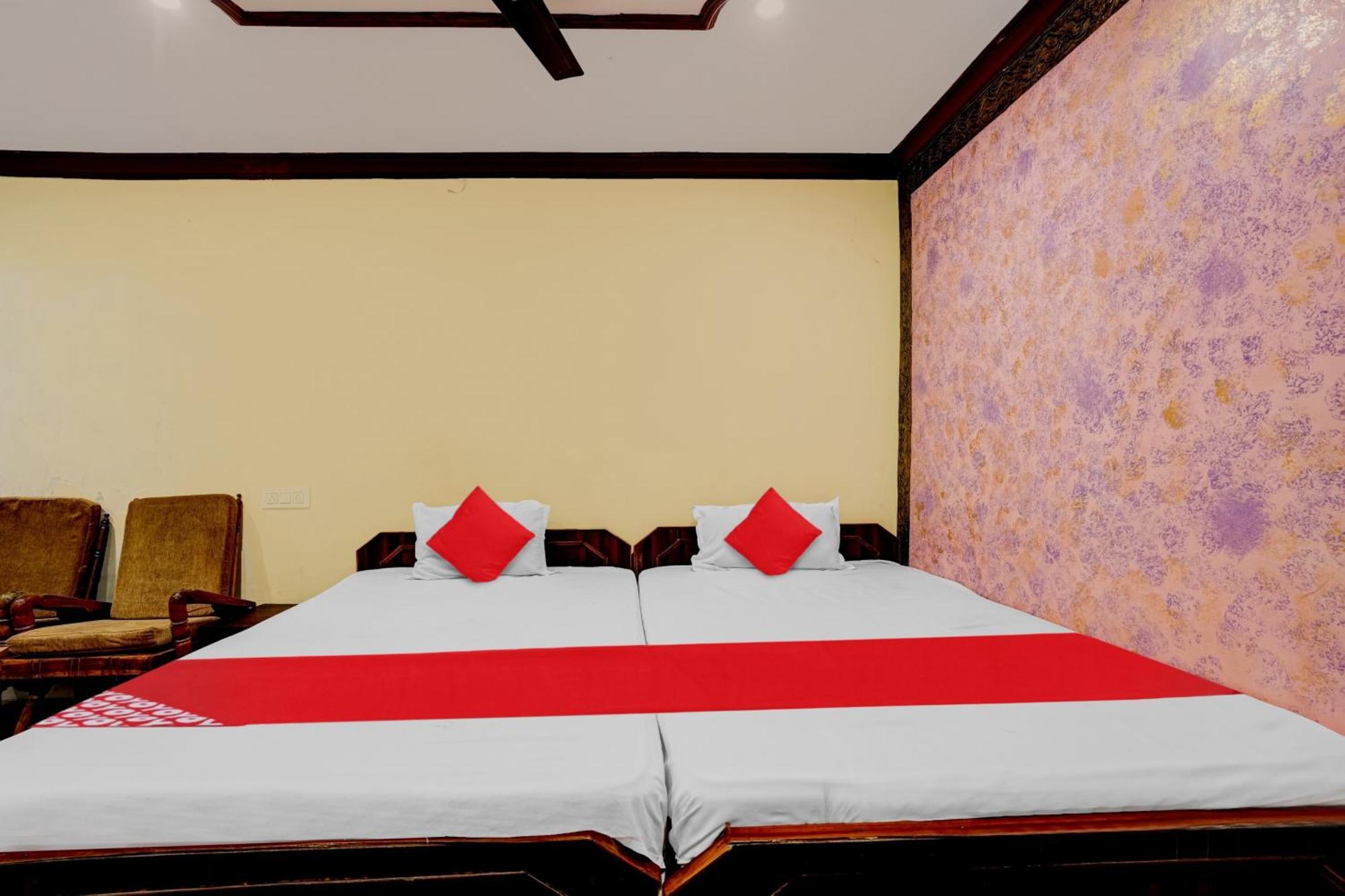 Oyo Royal Visakha Beach Guest House วิสาขปัตนัม ภายนอก รูปภาพ