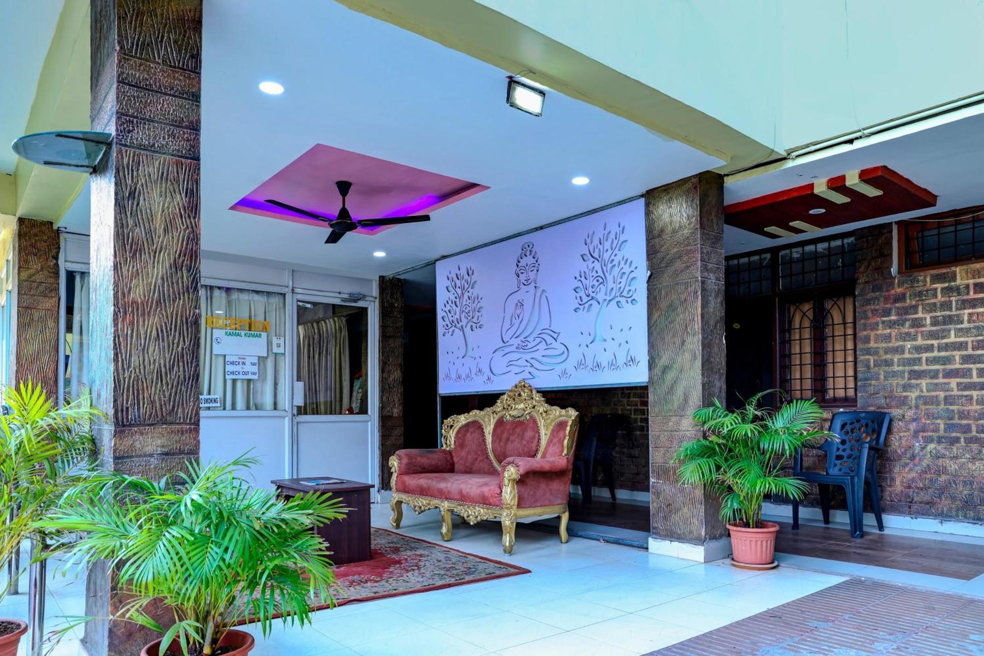 Oyo Royal Visakha Beach Guest House วิสาขปัตนัม ภายนอก รูปภาพ