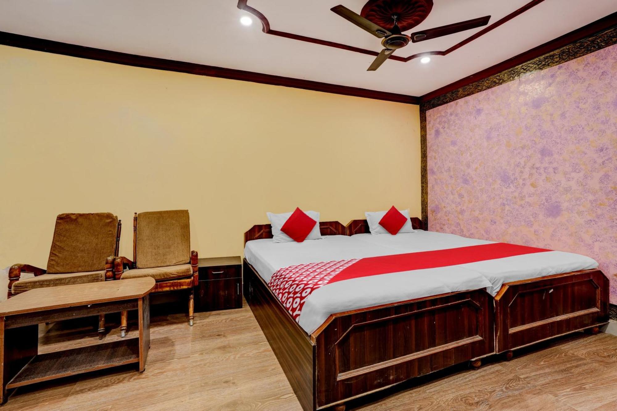 Oyo Royal Visakha Beach Guest House วิสาขปัตนัม ภายนอก รูปภาพ