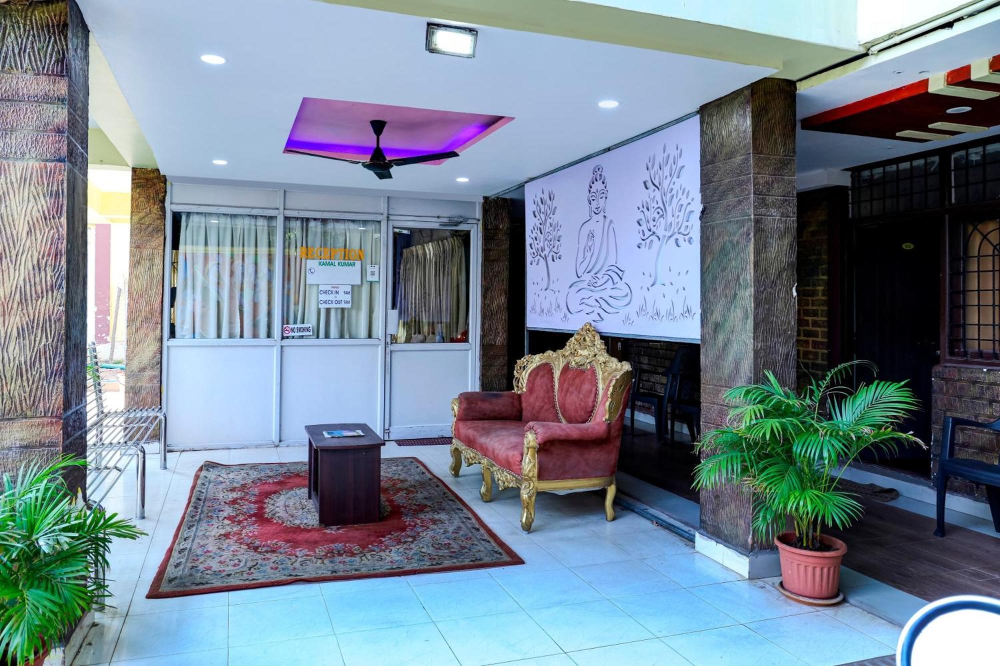 Oyo Royal Visakha Beach Guest House วิสาขปัตนัม ภายนอก รูปภาพ